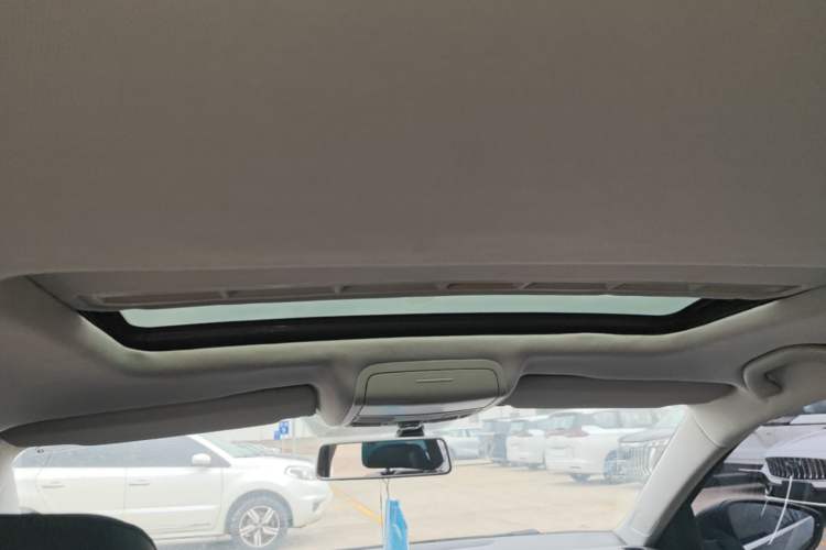 Used Volkswagen Sagitar 2014 Revised Version 1.6L Automatic Comfort Edition Headliner