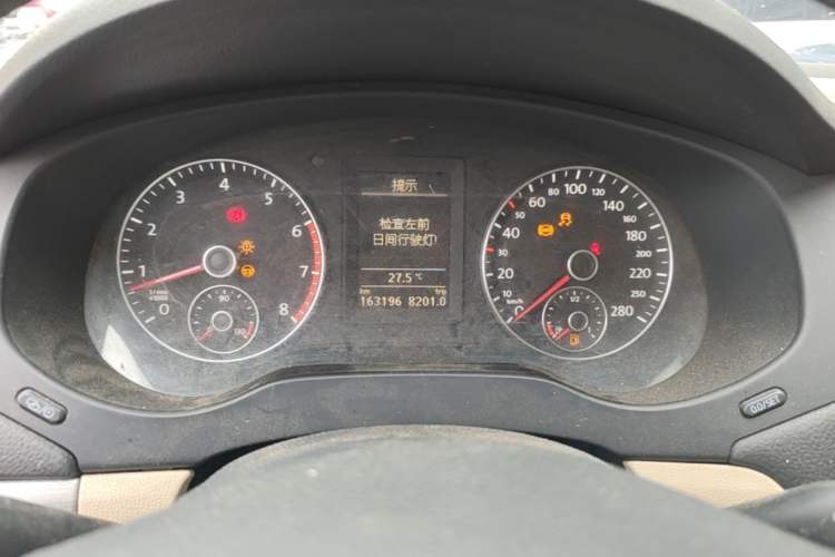 Used Volkswagen Sagitar 2014 1.4TSI Automatic Luxury Model Instrument Cluster