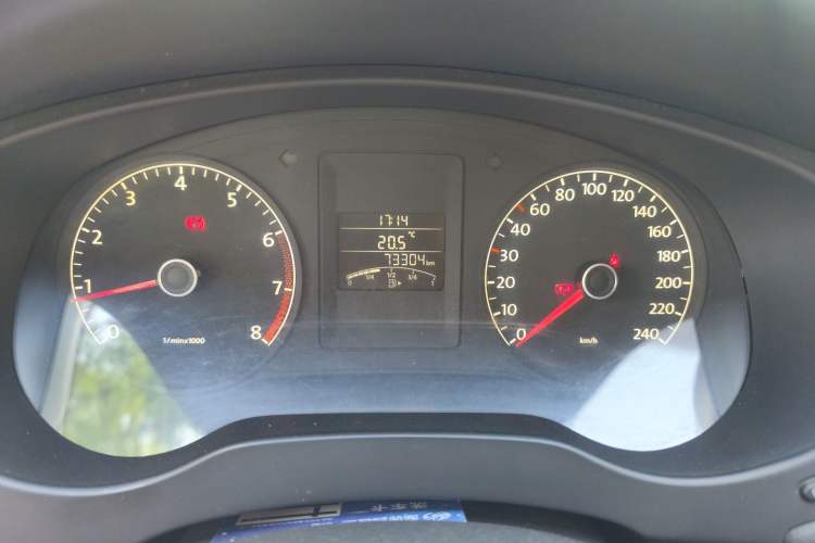 Used Volkswagen Sagitar 2014 1.6L Manual Comfort Model Instrument Cluster