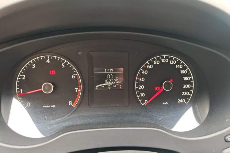 Used Volkswagen Sagitar 2014 Revised Version 1.6L Manual Comfort Edition Instrument Cluster