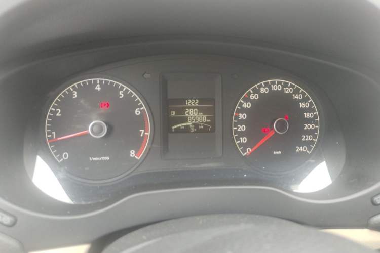 Used Volkswagen Sagitar 2014 Revised Version 1.6L Manual Comfort Edition Instrument Cluster