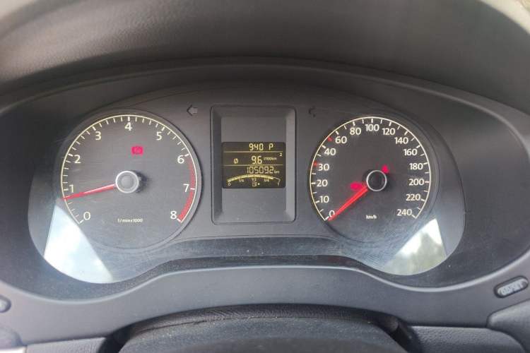Used Volkswagen Sagitar 2014 Revised Version 1.6L Automatic Comfort Edition Instrument Cluster