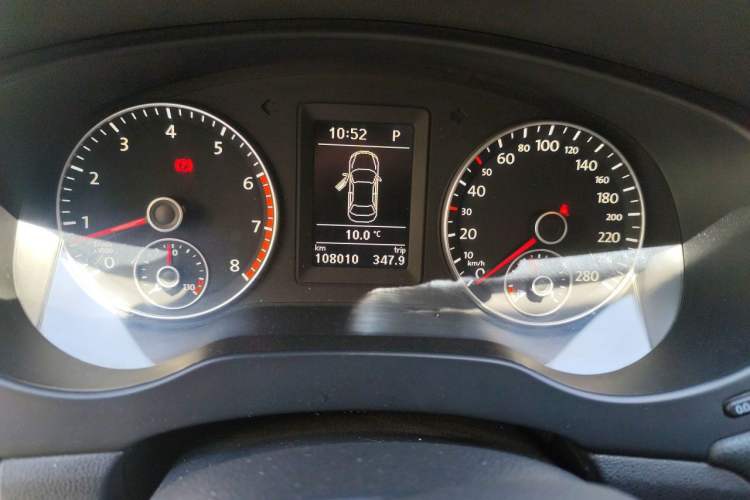 Used Volkswagen Sagitar 2014 1.4TSI Automatic Luxury Model Instrument Cluster