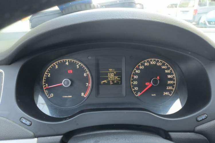 Used Volkswagen Sagitar 2014 1.6L Manual Comfort Model Instrument Cluster