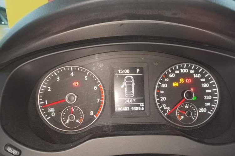 Used Volkswagen Sagitar 2014 1.4TSI Automatic Luxury Model Instrument Cluster