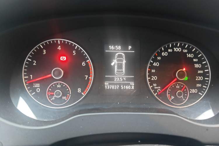 Used Volkswagen Sagitar 2014 Revised Version 1.4TSI Automatic Luxury Edition Instrument Cluster
