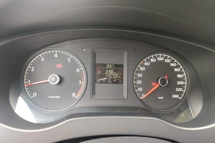 Used Volkswagen Sagitar 2014 Revised Version 1.6L Manual Comfort Edition Instrument Cluster