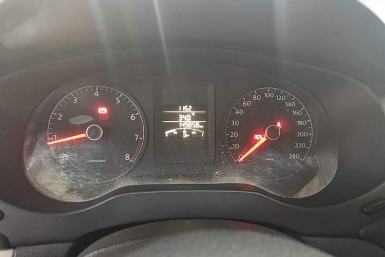 Used Volkswagen Sagitar 2014 1.6L Manual Comfort Model Instrument Cluster