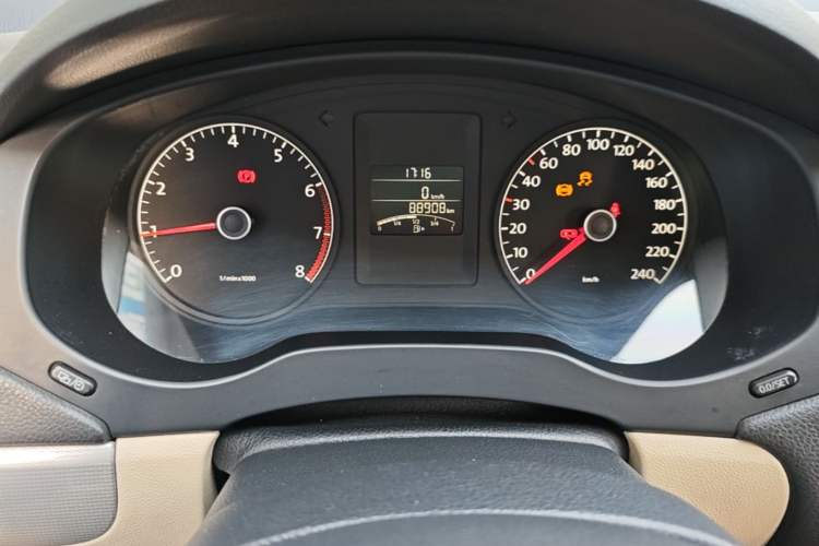 Used Volkswagen Sagitar 2014 Revised Version 1.6L Manual Comfort Edition Instrument Cluster