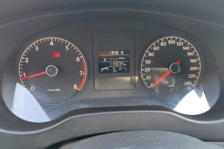 Used Volkswagen Sagitar 2014 Revised Version 1.6L Automatic Comfort Edition Instrument Cluster