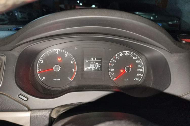 Used Volkswagen Sagitar 2014 1.6L Manual Comfort Model Instrument Cluster