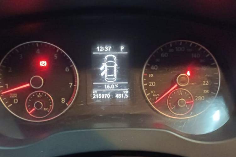 Used Volkswagen Sagitar 2014 1.4TSI Automatic Luxury Model Instrument Cluster