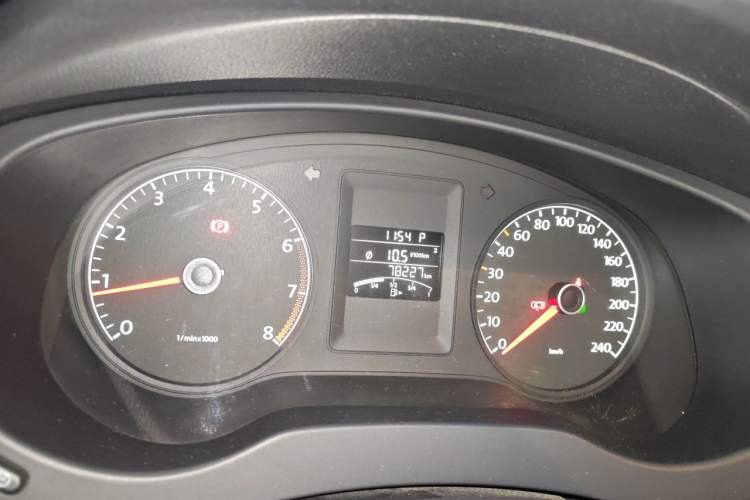 Used Volkswagen Sagitar 2014 Revised Version 1.6L Automatic Comfort Edition Instrument Cluster