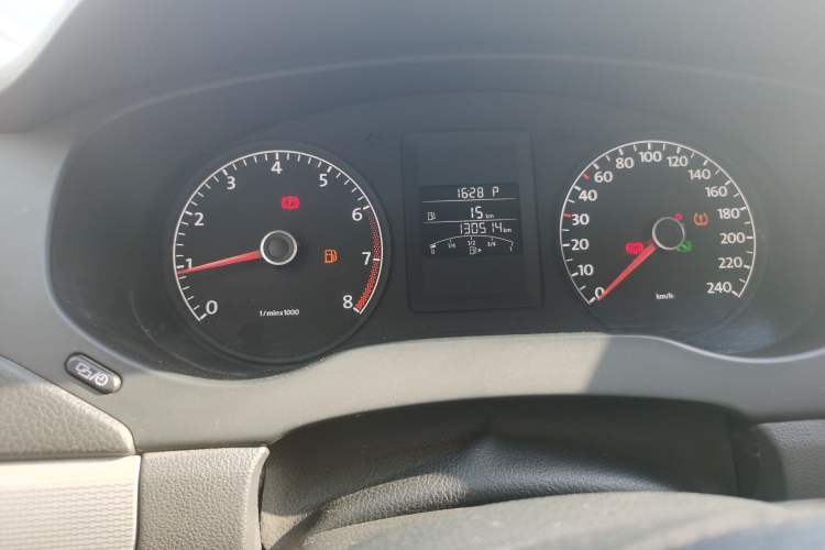 Used Volkswagen Sagitar 2014 Revised Version 1.6L Automatic Comfort Edition Instrument Cluster