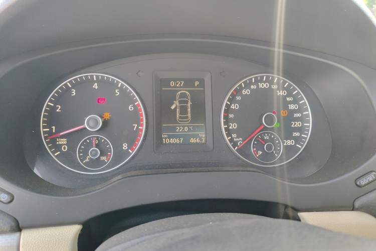 Used Volkswagen Sagitar 2014 1.4TSI Automatic Luxury Model Instrument Cluster