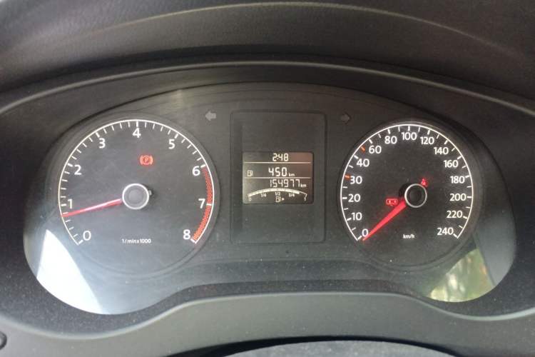 Used Volkswagen Sagitar 2014 1.6L Manual Comfort Model Instrument Cluster