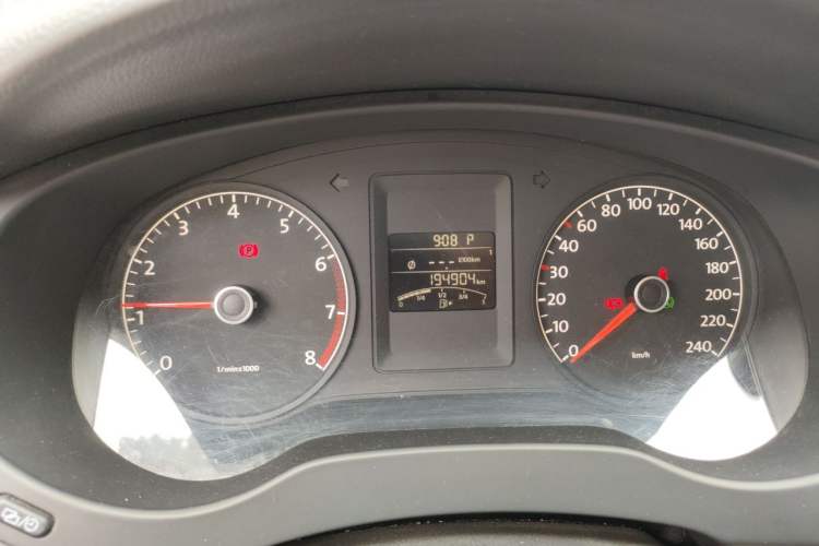 Used Volkswagen Sagitar 2014 1.6L Automatic Comfort Model Instrument Cluster
