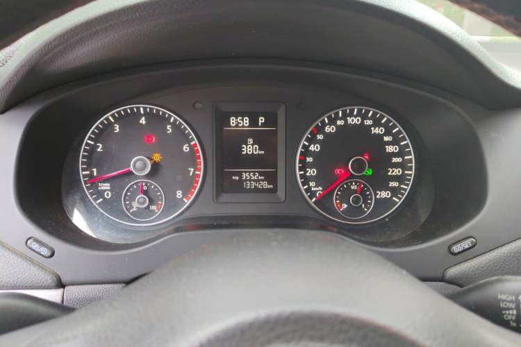 Used Volkswagen Sagitar 2014 Revised Version 1.4TSI Automatic Fashion Edition Instrument Cluster