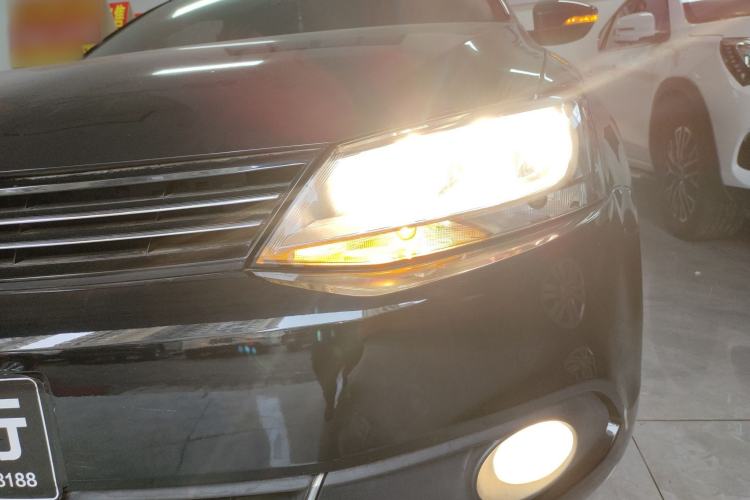 Used Volkswagen Sagitar 2014 Revised Version 1.6L Automatic Comfort Edition Left Front Headlight