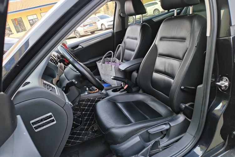 Used Volkswagen Sagitar 2014 1.6L Automatic Comfort Model Left Front Seat
