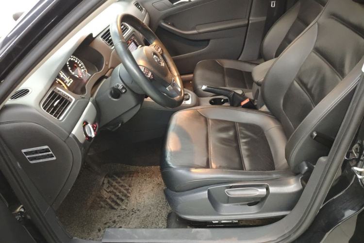 Used Volkswagen Sagitar 2014 Revised Version 1.4TSI Automatic Luxury Edition Left Front Seat
