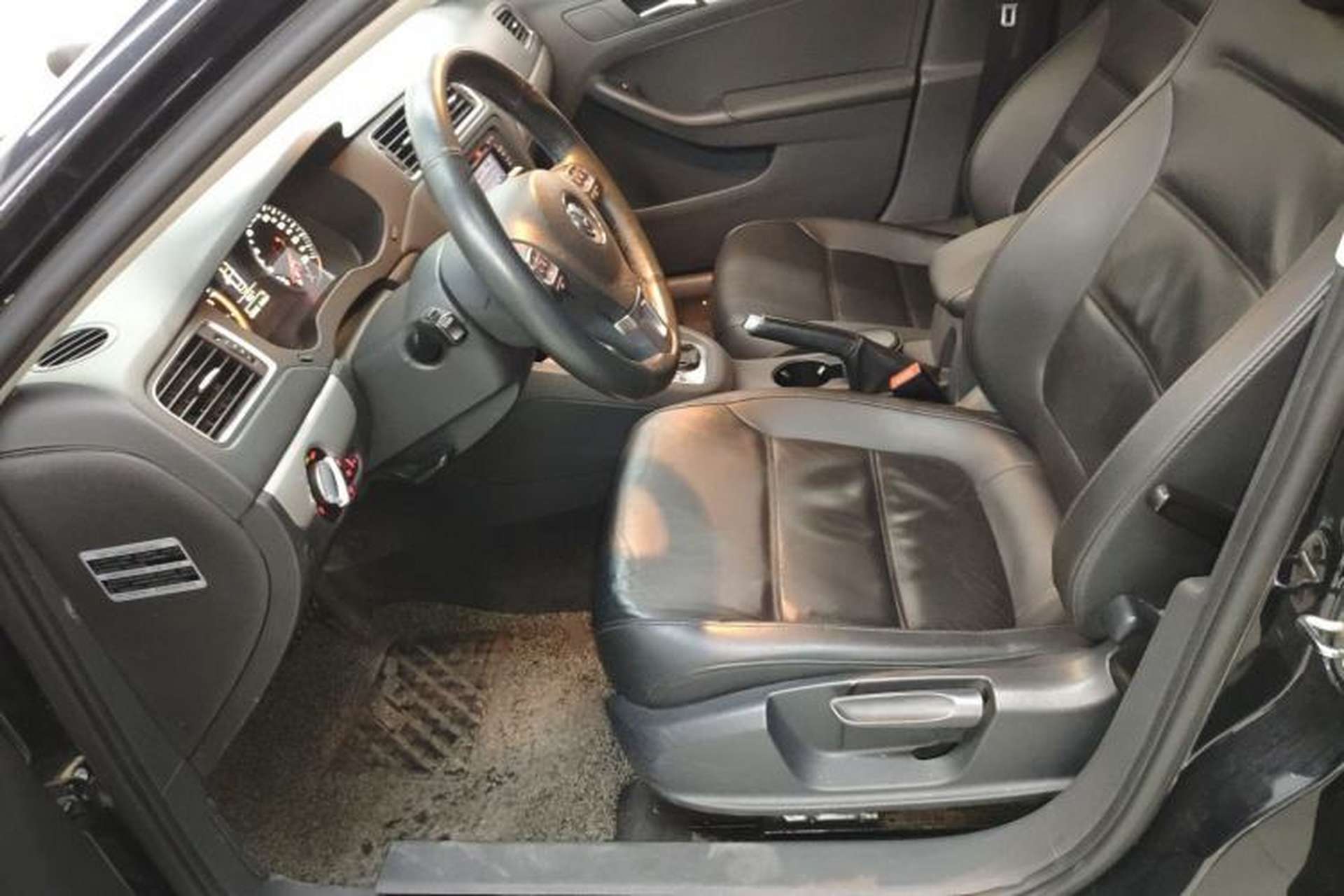 Used Volkswagen Sagitar 2014 Revised Version 1.4TSI Automatic Luxury Edition Left Front Seat
