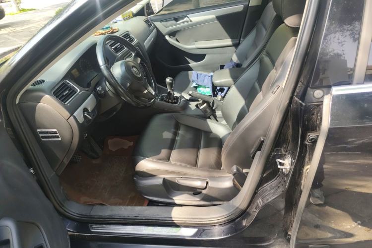 Used Volkswagen Sagitar 2014 1.6L Manual Comfort Model Left Front Seat