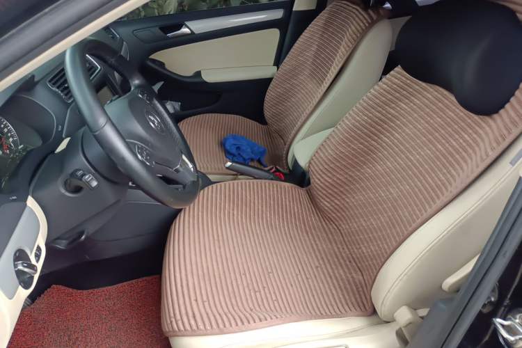 Used Volkswagen Sagitar 2014 1.4TSI Automatic Luxury Model Left Front Seat