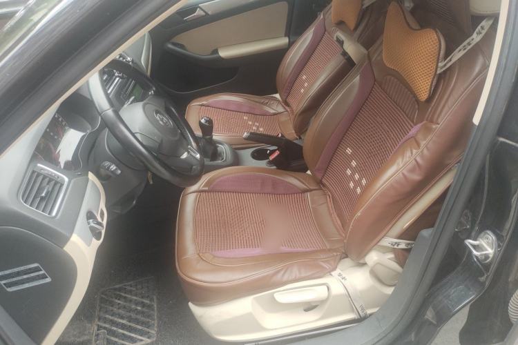 Used Volkswagen Sagitar 2014 Revised Version 1.6L Manual Comfort Edition Left Front Seat