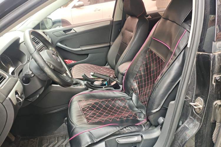 Used Volkswagen Sagitar 2014 Revised Version 1.4TSI Automatic Luxury Edition Left Front Seat