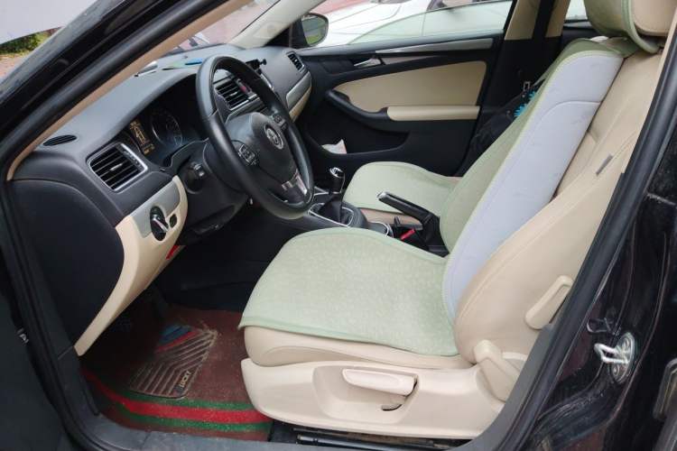 Used Volkswagen Sagitar 2014 Revised Version 1.4TSI Manual Luxury Edition Left Front Seat