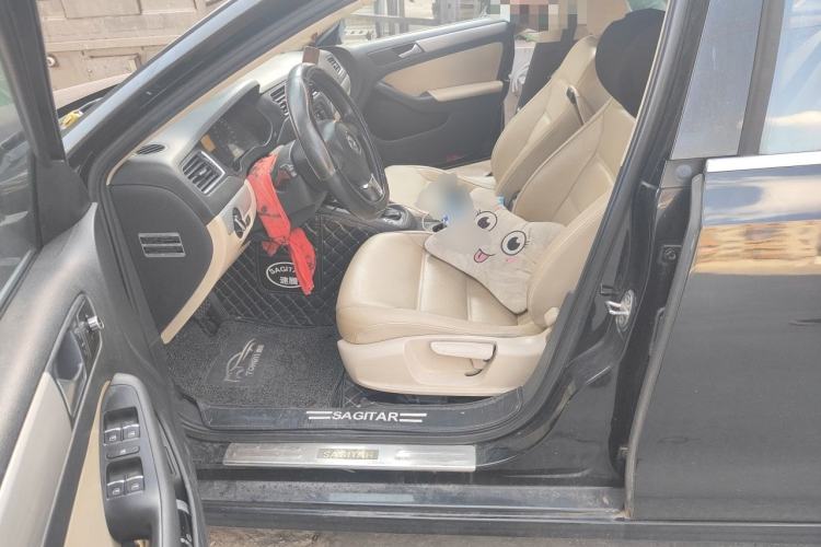 Used Volkswagen Sagitar 2014 1.6L Automatic Comfort Model Left Front Seat