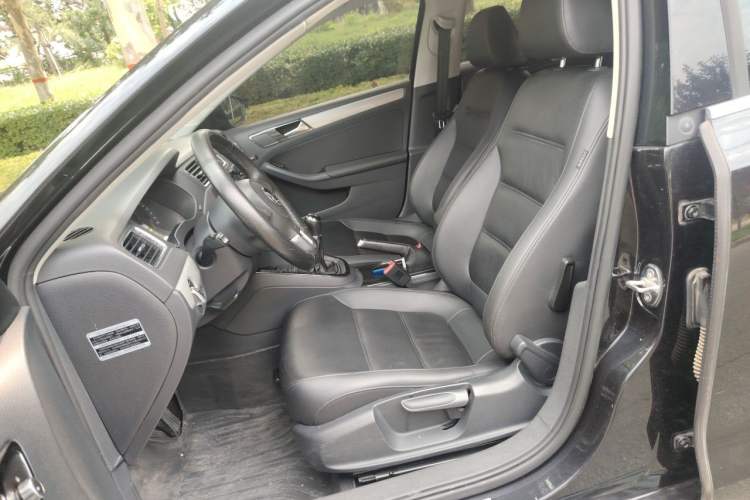 Used Volkswagen Sagitar 2014 Revised Version 1.6L Manual Comfort Edition Left Front Seat