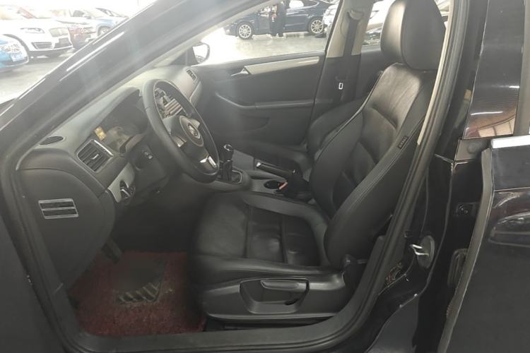 Used Volkswagen Sagitar 2014 1.6L Manual Comfort Model Left Front Seat