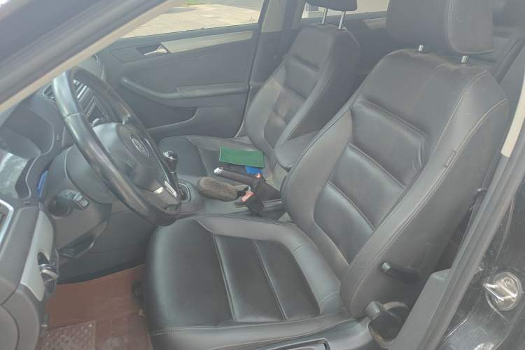 Used Volkswagen Sagitar 2014 1.6L Manual Comfort Model Left Front Seat
