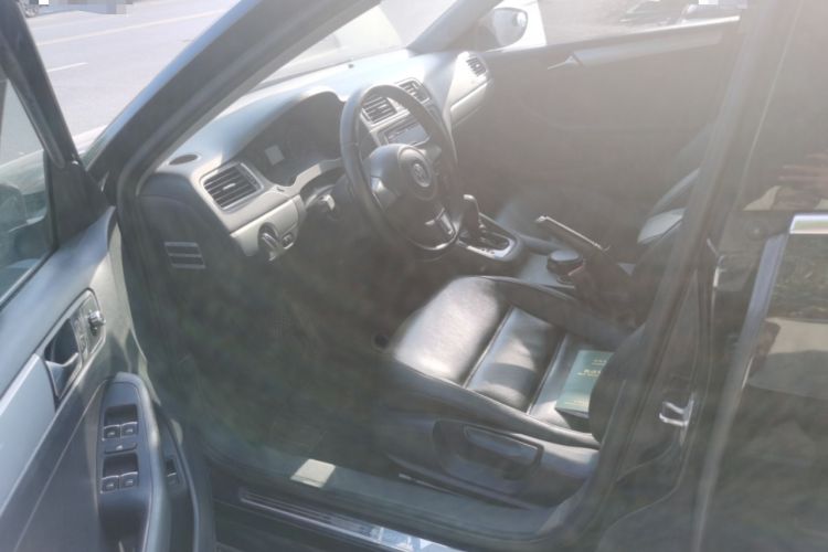 Used Volkswagen Sagitar 2014 Revised Version 1.6L Automatic Comfort Edition Left Front Seat