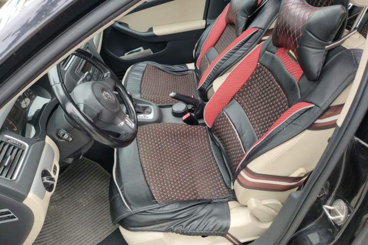 Used Volkswagen Sagitar 2014 1.6L Automatic Comfort Model Left Front Seat