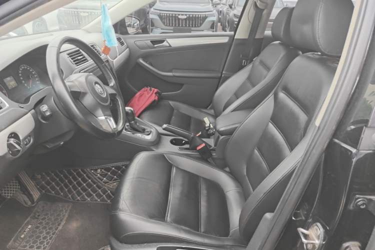 Used Volkswagen Sagitar 2014 Revised Version 1.6L Automatic Comfort Edition Left Front Seat