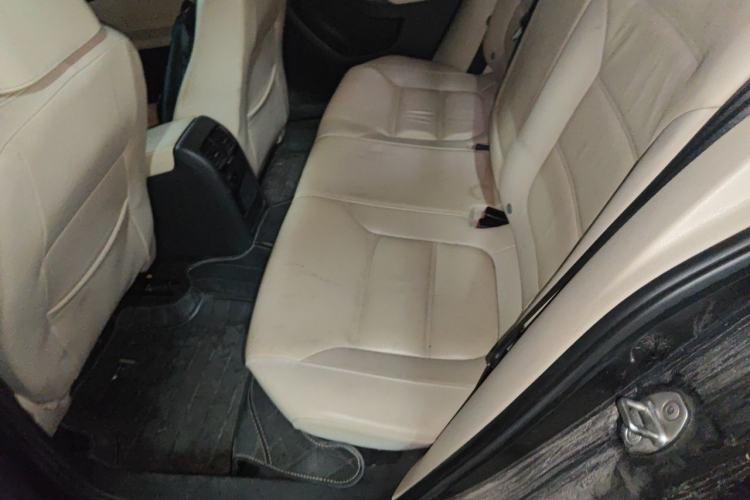 Used Volkswagen Sagitar 2014 1.6L Manual Comfort Model Left Rear Seat