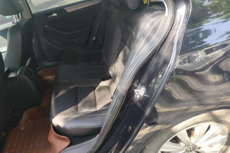 Used Volkswagen Sagitar 2014 1.6L Manual Comfort Model Left Rear Seat