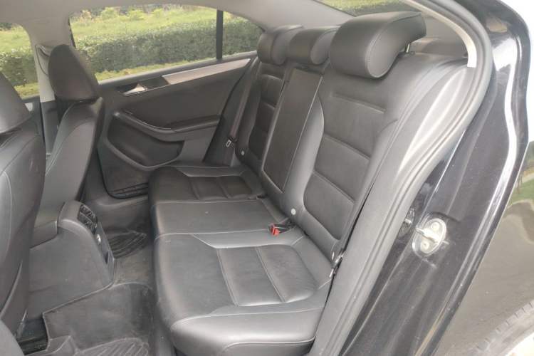 Used Volkswagen Sagitar 2014 Revised Version 1.6L Manual Comfort Edition Left Rear Seat