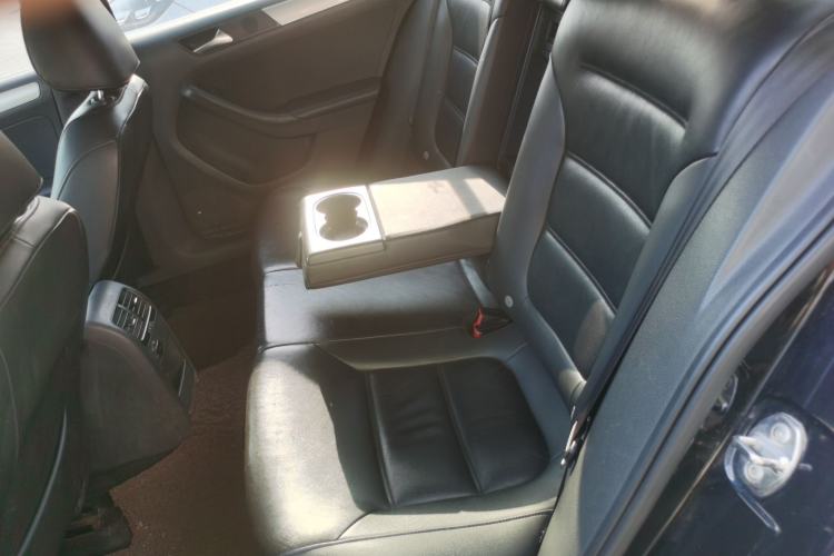 Used Volkswagen Sagitar 2014 Revised Version 1.6L Automatic Comfort Edition Left Rear Seat