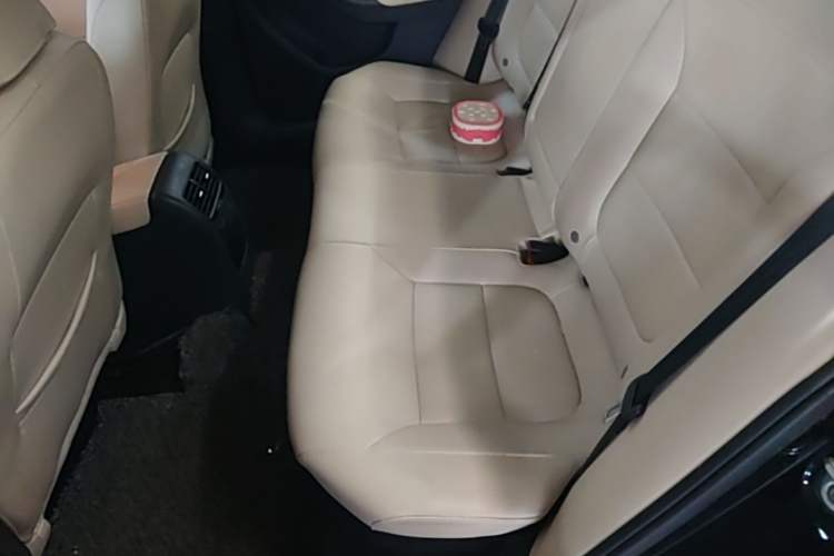 Used Volkswagen Sagitar 2014 Revised Version 1.4TSI Automatic Luxury Edition Left Rear Seat