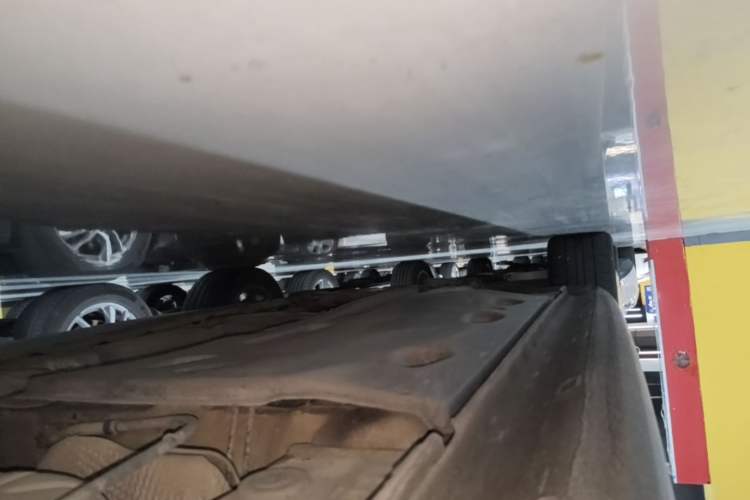 Used Volkswagen Sagitar 2014 1.4TSI Automatic Luxury Model Left Side Sill