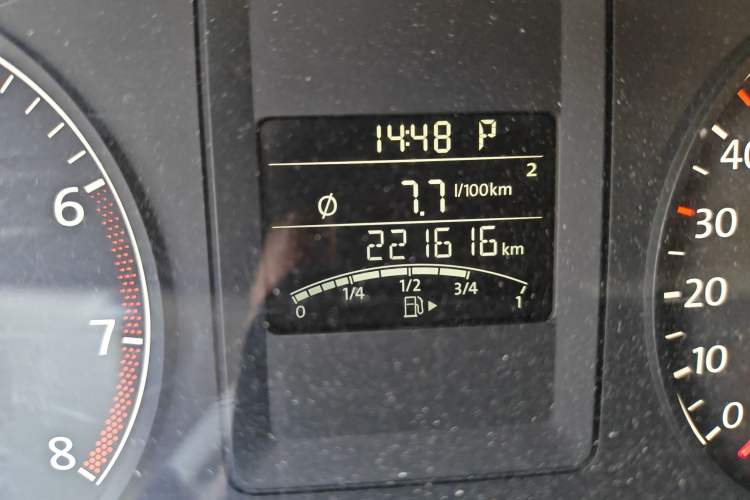 Used Volkswagen Sagitar 2014 1.6L Automatic Comfort Model Odometer Close Up