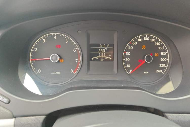 Used Volkswagen Sagitar 2014 1.6L Automatic Comfort Model Odometer Close Up