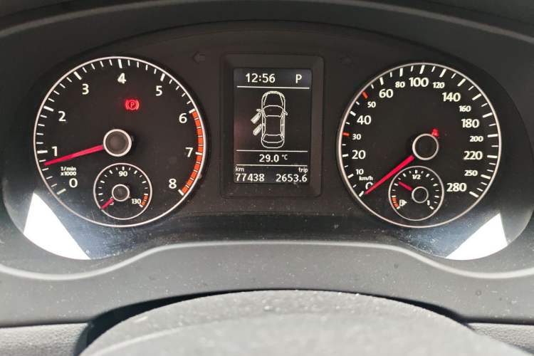 Used Volkswagen Sagitar 2014 Revised Version 1.4TSI Automatic Luxury Edition Odometer Close Up