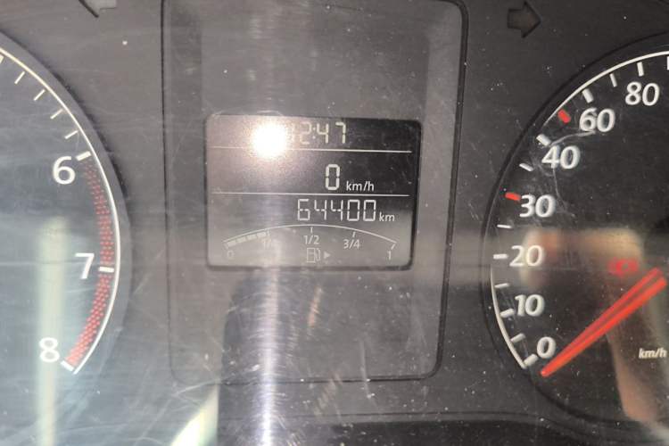 Used Volkswagen Sagitar 2014 1.6L Manual Comfort Model Odometer Close Up