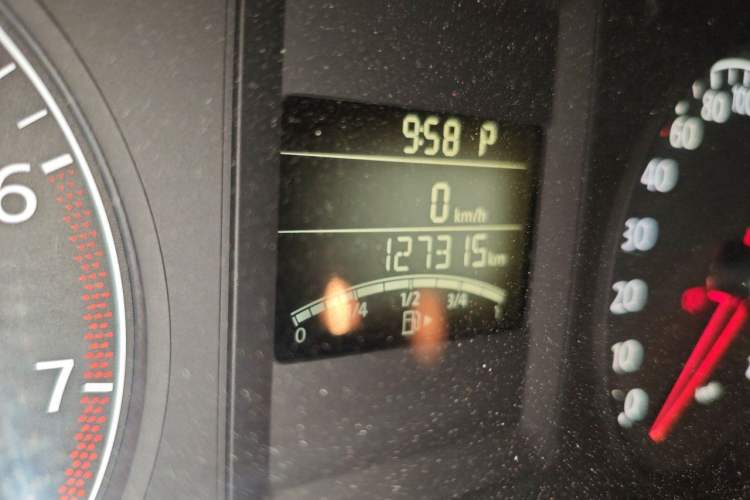 Used Volkswagen Sagitar 2014 Revised Version 1.6L Automatic Comfort Edition Odometer Close Up