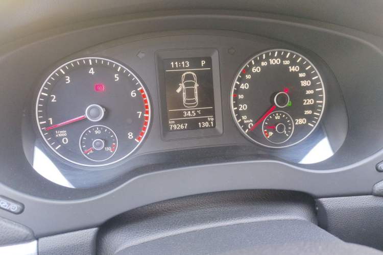 Used Volkswagen Sagitar 2014 Revised Version 1.4TSI Automatic Luxury Edition Odometer Close Up